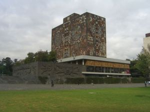 800px-CU-Mexico-biblioteca-2 - copia